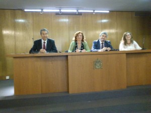 La presidenta de ACIJUR, Patricia Rosety y miembros de su Junta Directiva
