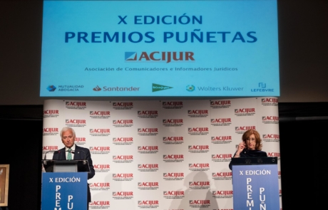 Patricia Rosety y Francisco Muro introducen el premio Puñetas de Bronce.