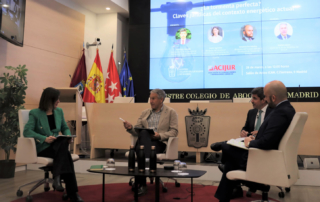 Andrés Garvi modera la mesa de debate ‘¿La tormenta perfecta? Claves jurídicas del contexto energético actual’