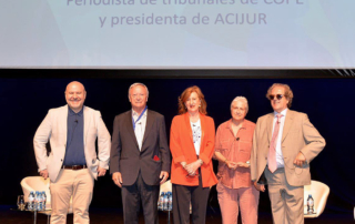 Foto familia mesa redonda del XII Congreso Notarial Español