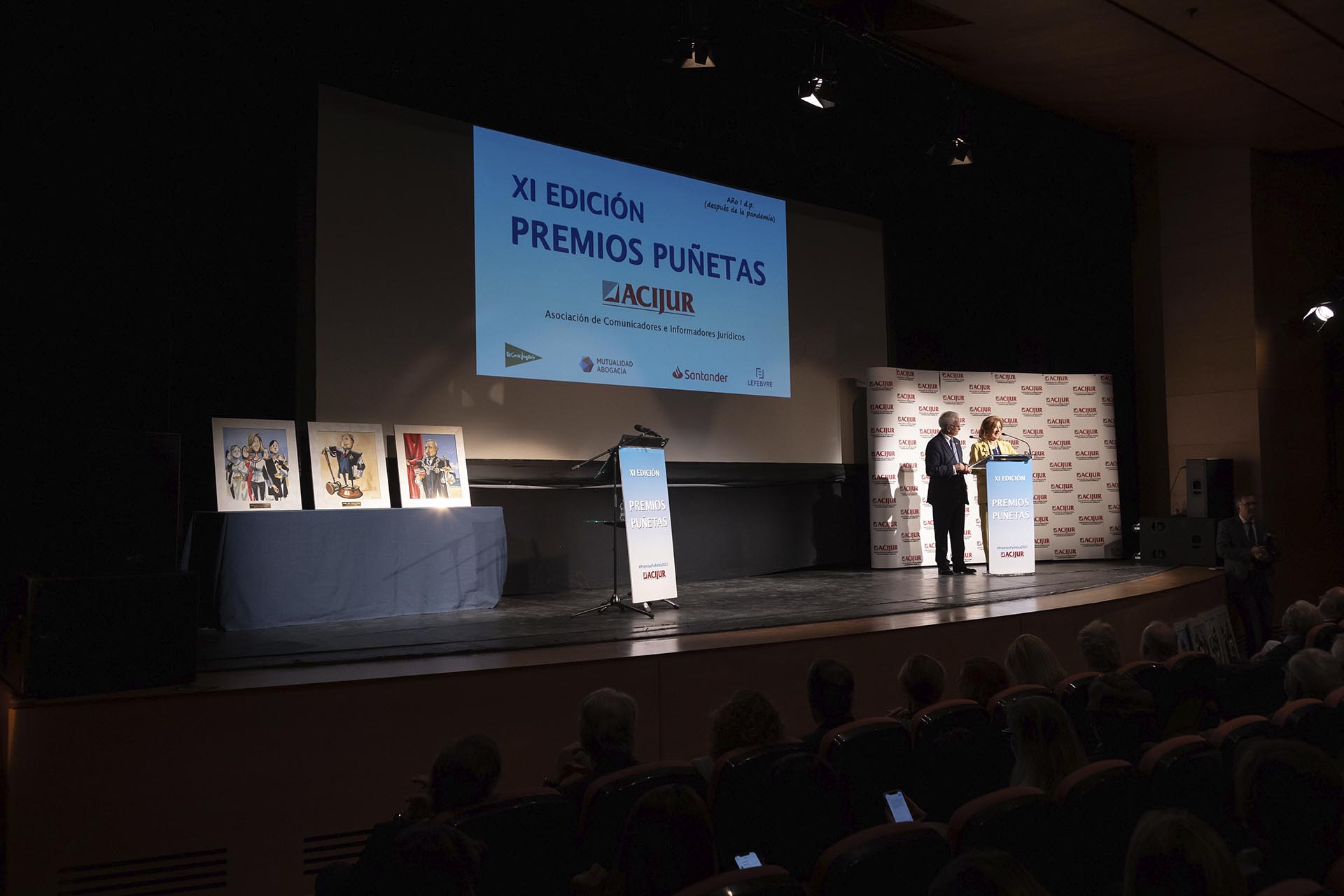 Patricia Rosety y Francisco Muro introducen el premio Puñetas Periféricas
