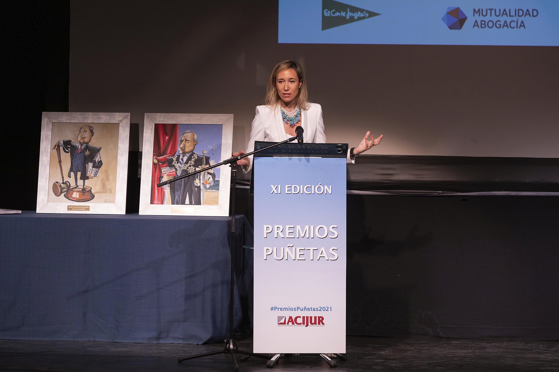 Marlén Estévez, presidenta de Women in a Legal World, durante su intervención al recoger el premio Puñetas de Bronce