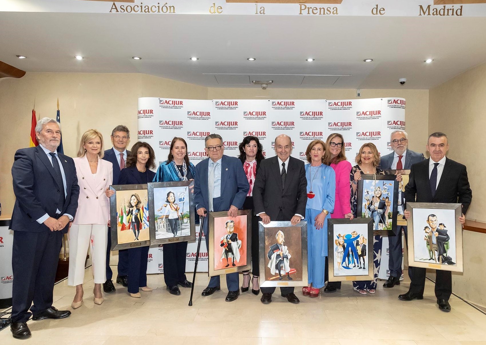 Foto de familia de la XII Edición de los Premios Puñetas de ACIJUR